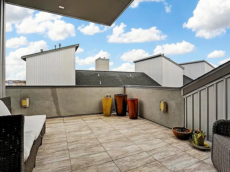 5005 Darling St — Photo 18