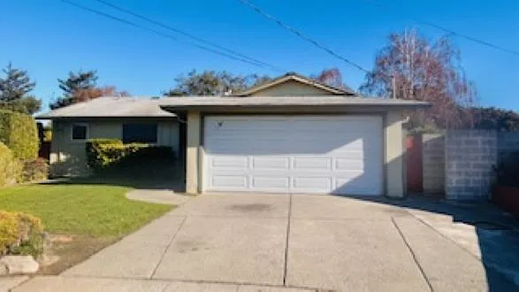 1742 Catalpa Ct