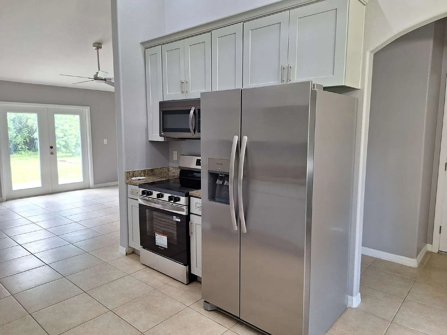 3 bed, 2.0 bath, 1438 sqft, $1,895 — Photo 4