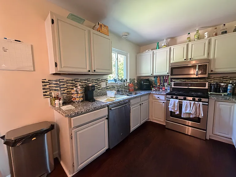 741 Kentucky Dr — Photo 12