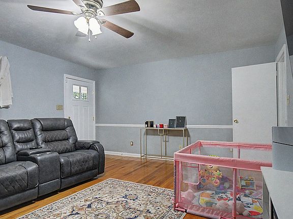 4th image of 2413 Lily Pond Rd
