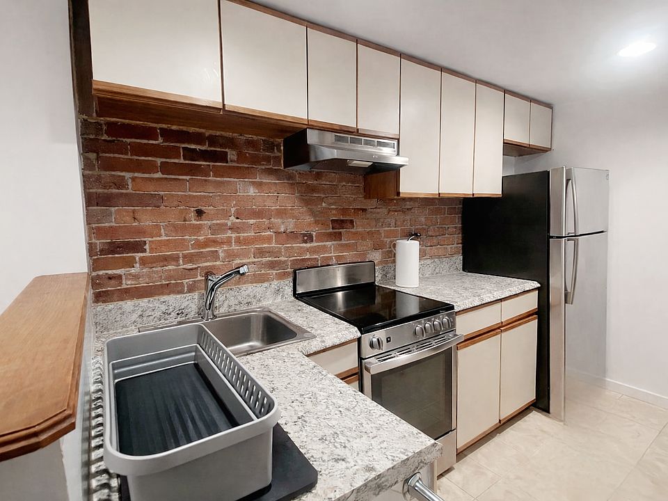 1st image of 218 Hemenway St #7