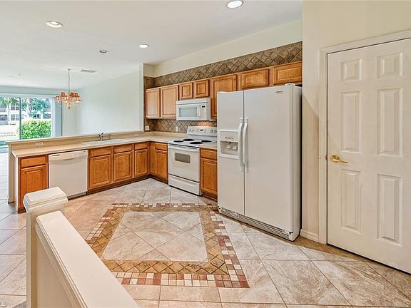 5th image of 1200 Oxford Ln #20