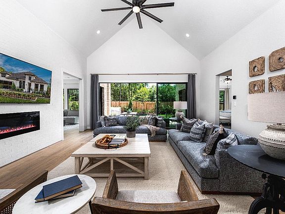 3rd image of 7706 Sunset Ridge Ln