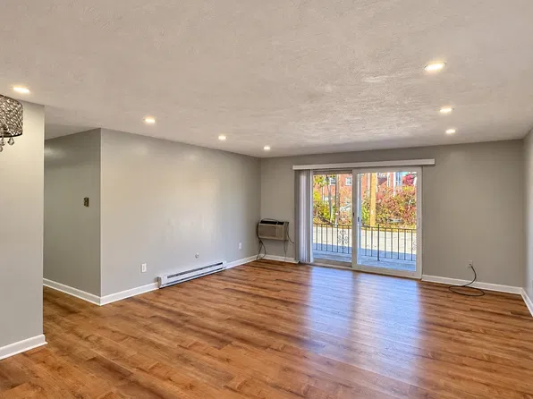 54 Fountain Ln APT 5, Weymouth, MA 02190