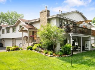 5702 Royal Oaks Dr, Shoreview, MN 55126