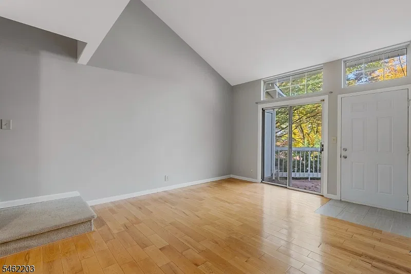 1 bed, 1.0 bath, $2,500 — Photo 4