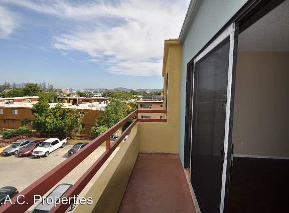 3rd image of 11760 Hamlin St APT 309