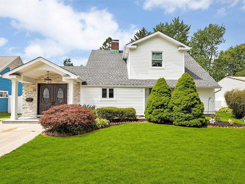 1st image of 32 Boulder Ln