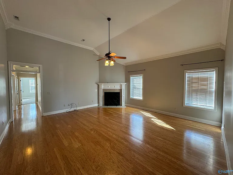126 Bilton Dr — Photo 5