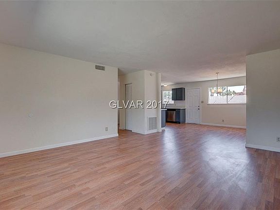 3rd image of 3127 Avondale Ave