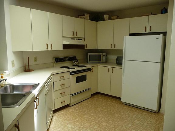 3rd image of 6255 SE Charleston Pl APT 202