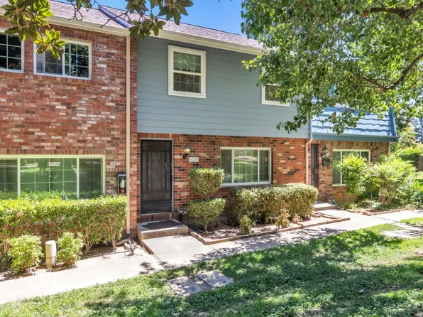 4030 Knoll Top Ct, Carmichael, CA 95608