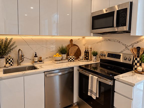 2nd image of 461 Lexington Ave #3B