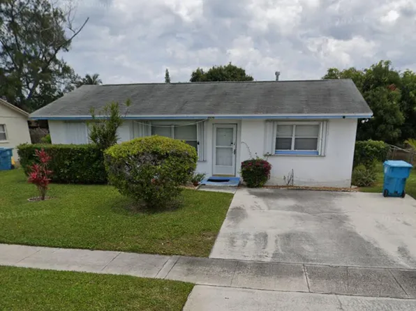 2030 NE 1st Lane, Boynton Beach, FL 33435