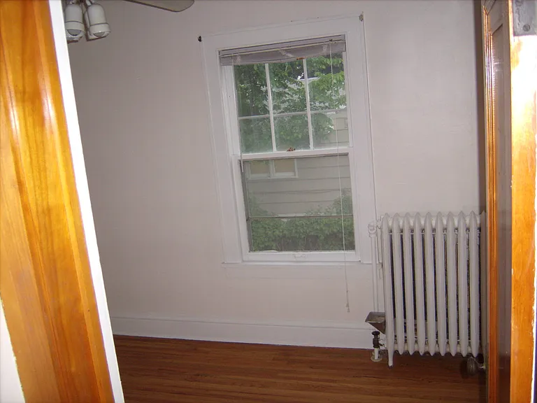 1221 29th Ave NE #2 — Photo 3
