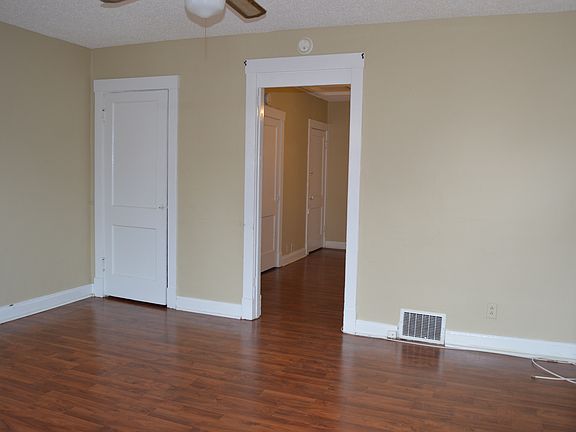 3rd image of 7706 Thomas Ave