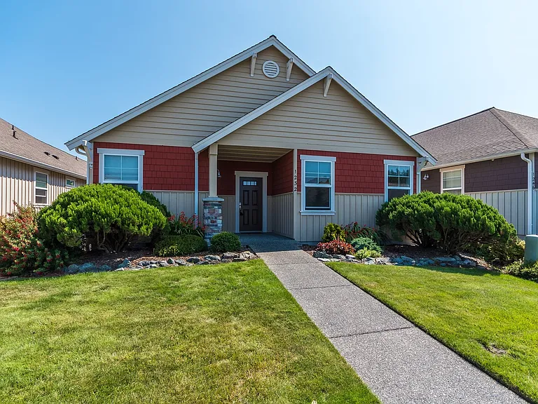 1232 SW Xavier Dr — Photo 1