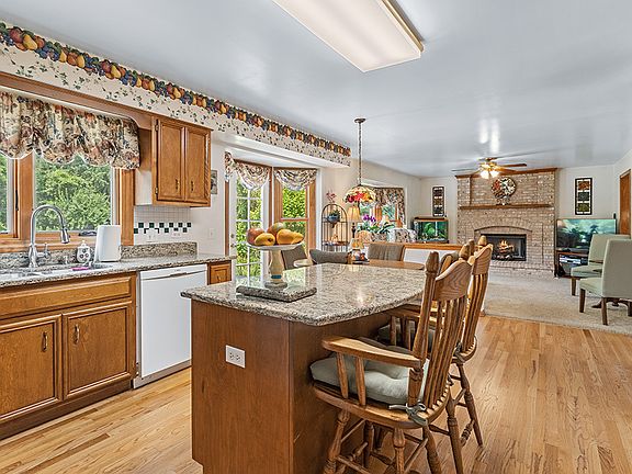 5th image of 505 Boardman Cir