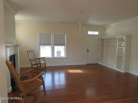 2nd image of 300 Gordon St