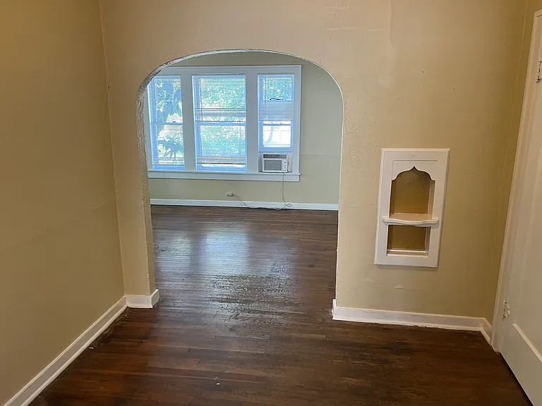 1512 W Woodlawn Ave #2 — Photo 5