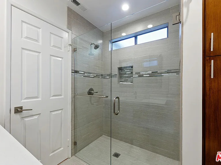 6515 Dume Dr #B — Photo 22