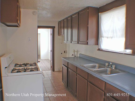 2 Kitchen View 2_02092016