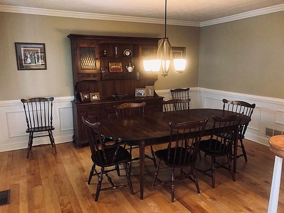 4th image of 595 Highland Dr