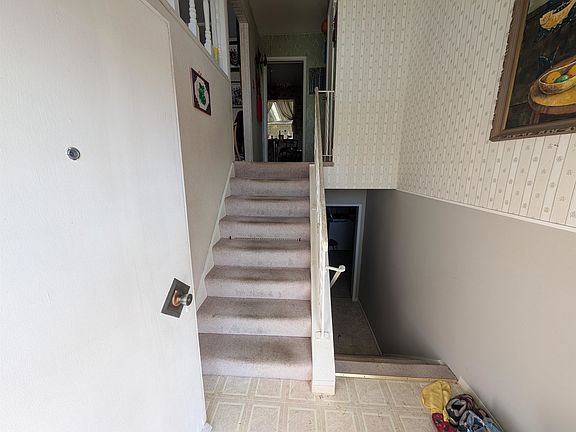 5th image of 1681 Smith Ave