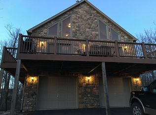 29 Horseshoe Dr, Hazleton, PA 18202