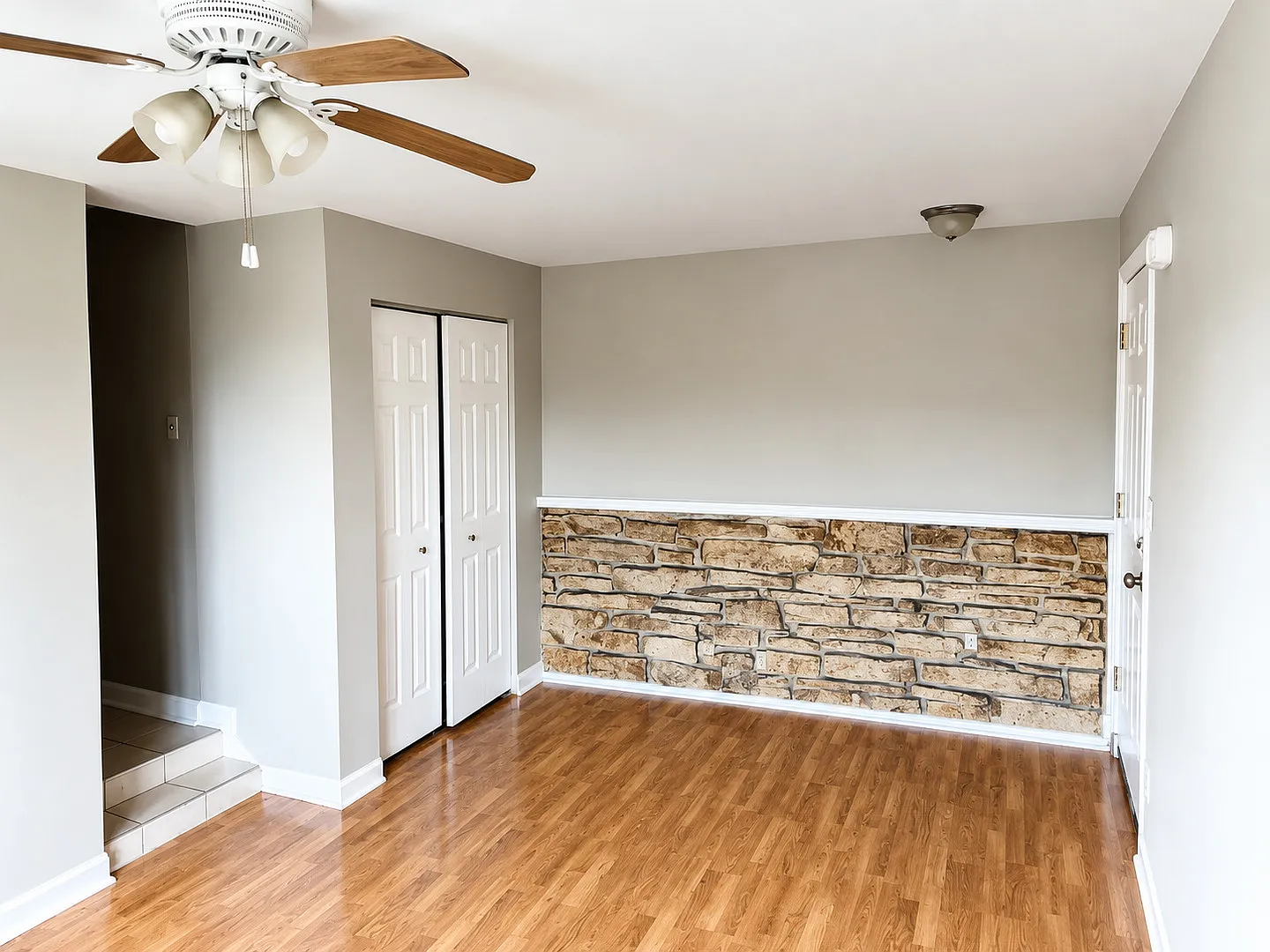 2 bed, 850 sqft, $1,800 — Photo 3
