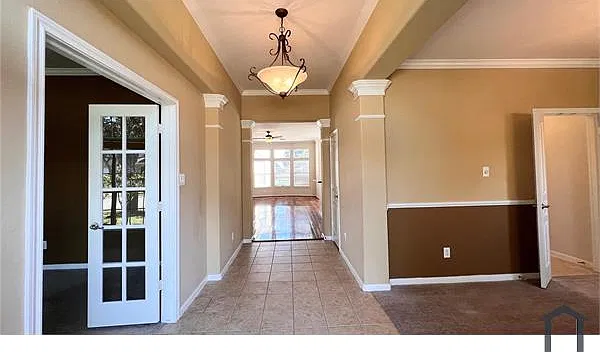 5 bed, 2559 sqft, $2,850 — Photo 2