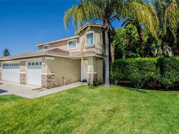 7764 Calle Carrisa St, Highland, CA 92346