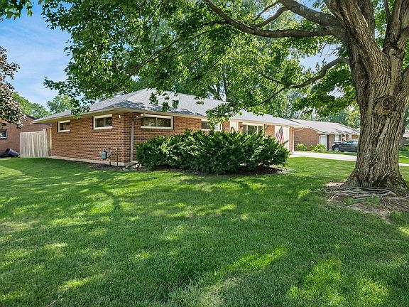 3rd image of 7125 Golding Dr