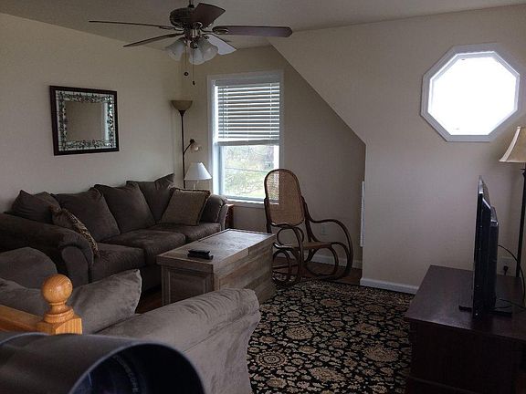3rd image of 116 Seaview Dr #B