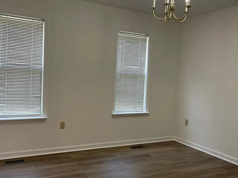 8346 Lincoln Dr — Photo 9