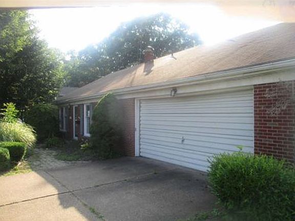 4th image of 1128 Chalet Dr
