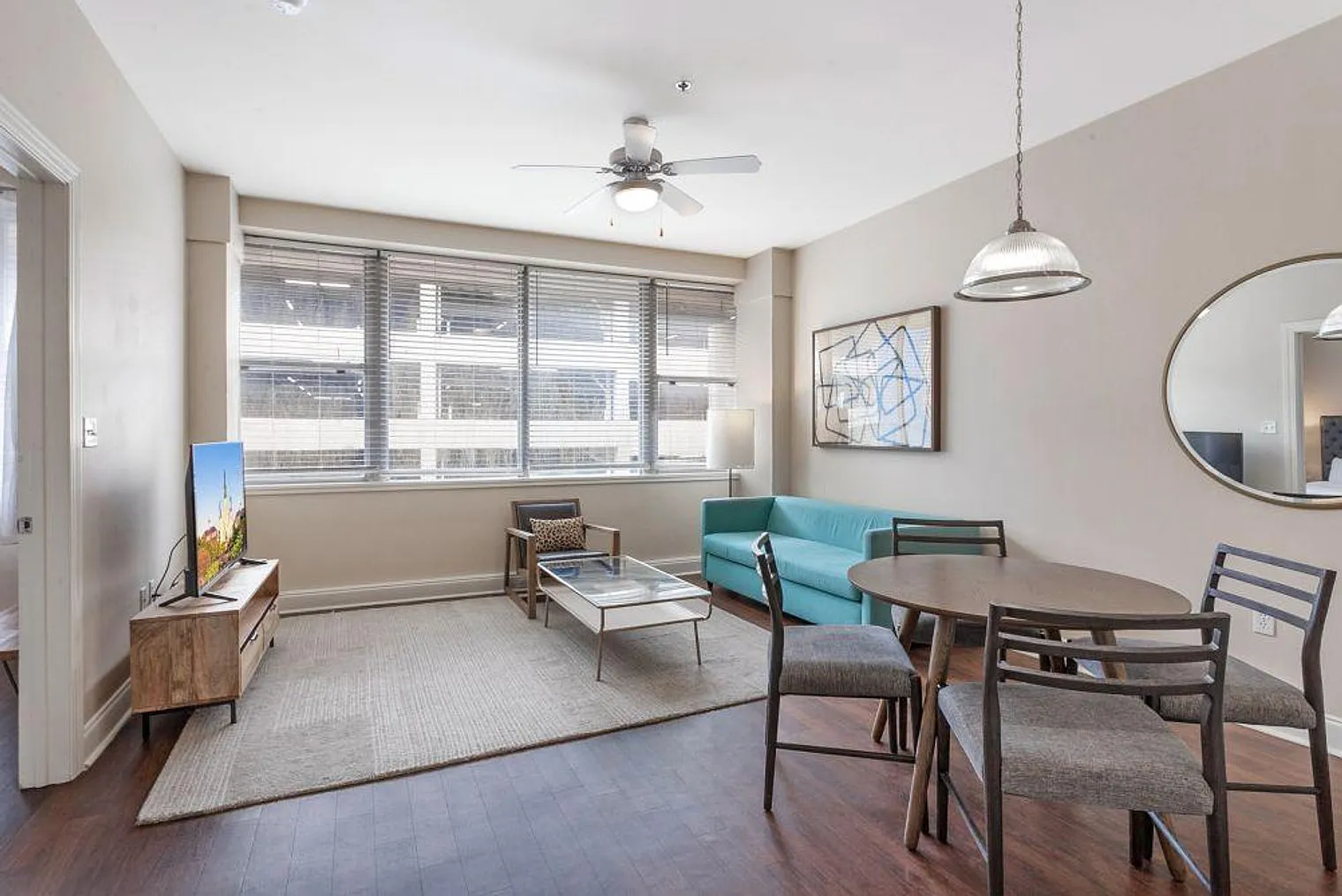 1 bed, 2.0 bath, 430 sqft, $4,162 — Photo 4