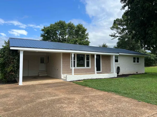 3403 Brush St, Muscle Shoals, AL 35661