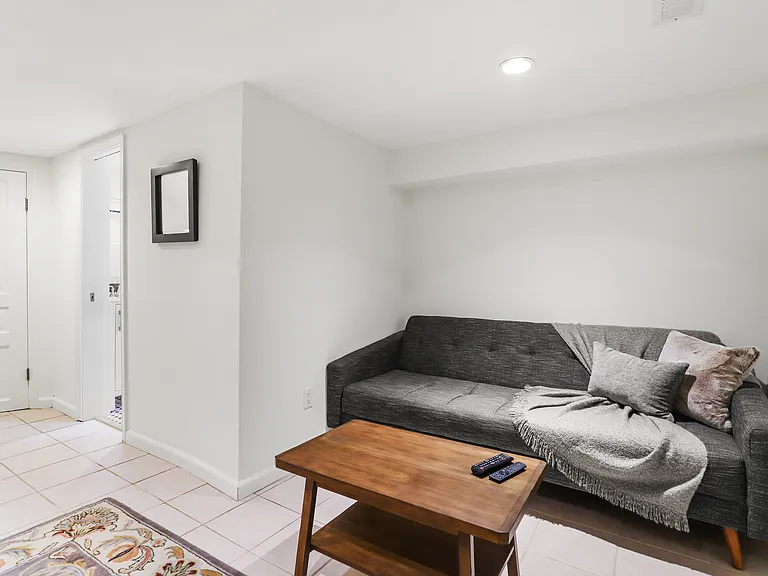 315 13th St SE — Photo 26