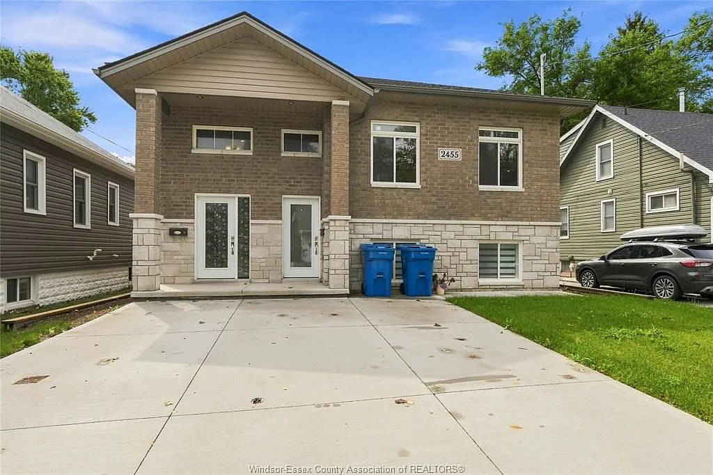 2 bed, $1,600 — Photo 1
