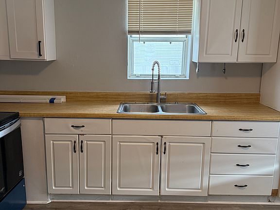 4th image of 4124 Wood St #4126