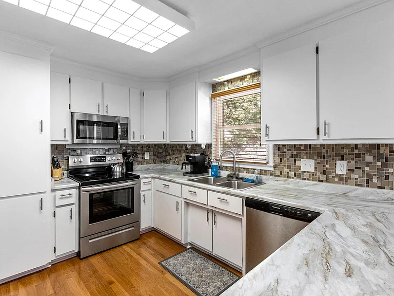 114 Fisher Dr — Photo 24