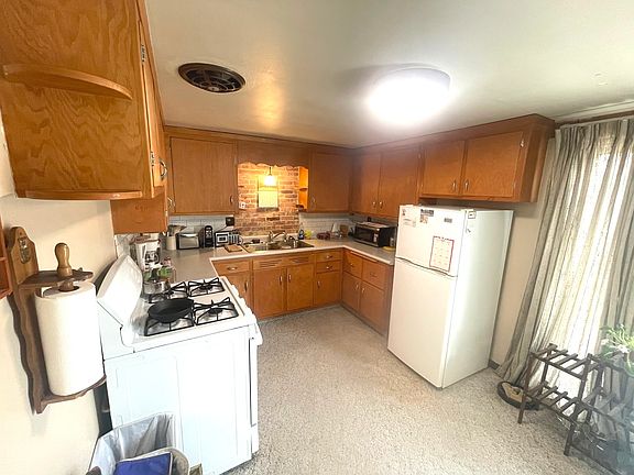 5th image of 250 N Levasseur Ave