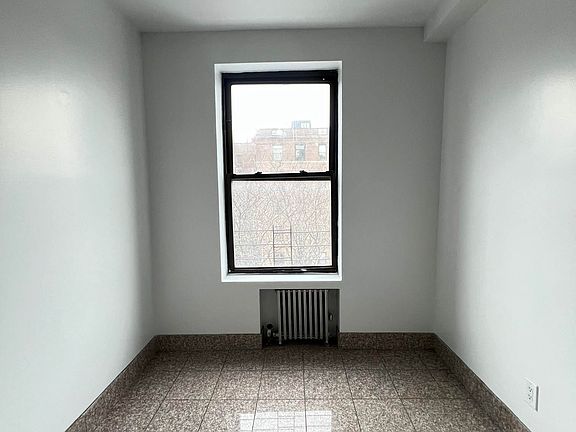 5th image of 11880 Metropolitan Ave APT 5G