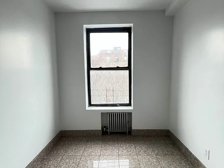 11880 Metropolitan Ave #5 — Photo 2