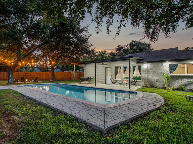 17155 Barcelona Dr — Photo 34