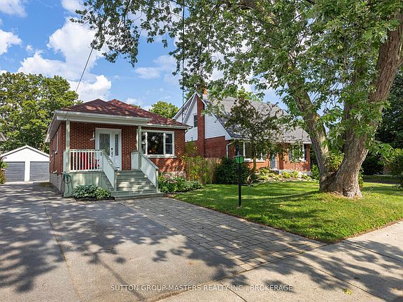 3rd image of 443 College St