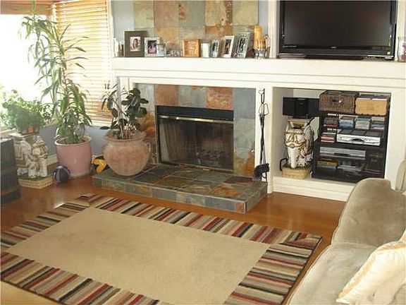 4th image of 358 Vista Alegria