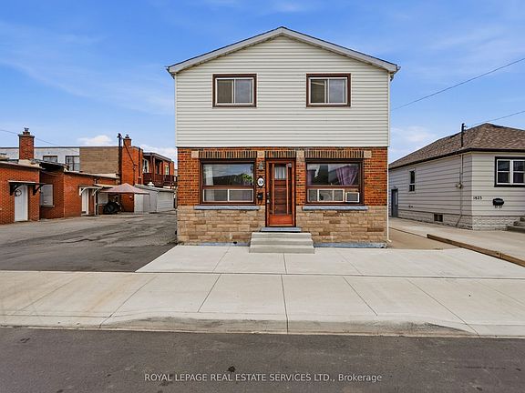 2nd image of 1819 Main St E